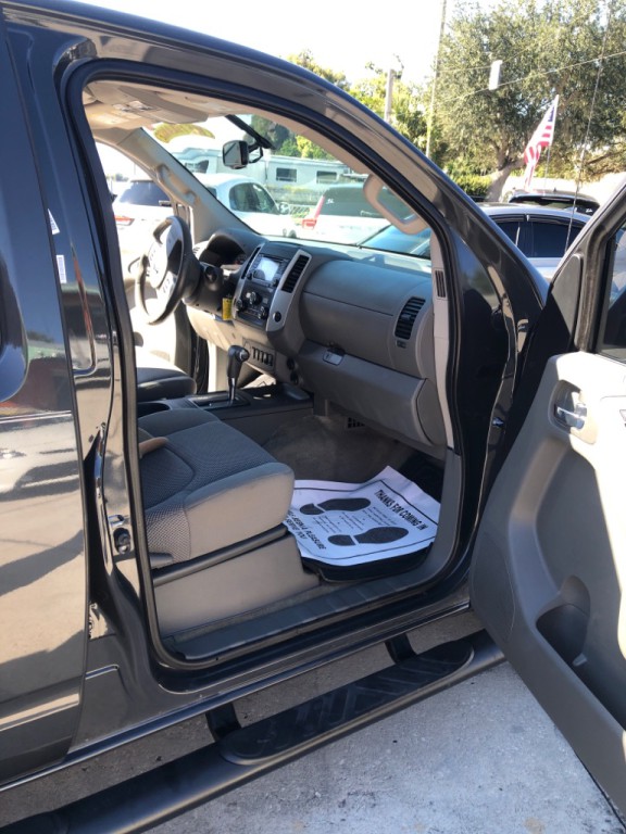 2015 Nissan Frontier Image 10