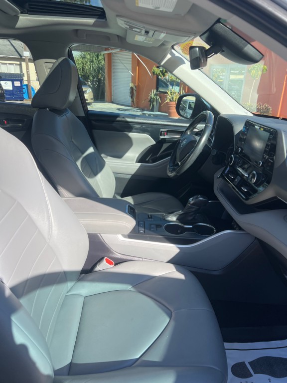 2021 Toyota Highlander Image 9