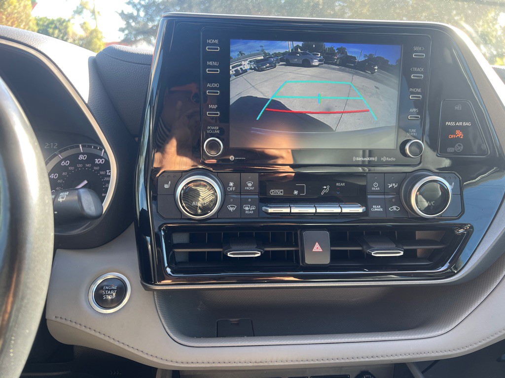 2021 Toyota Highlander Image 17