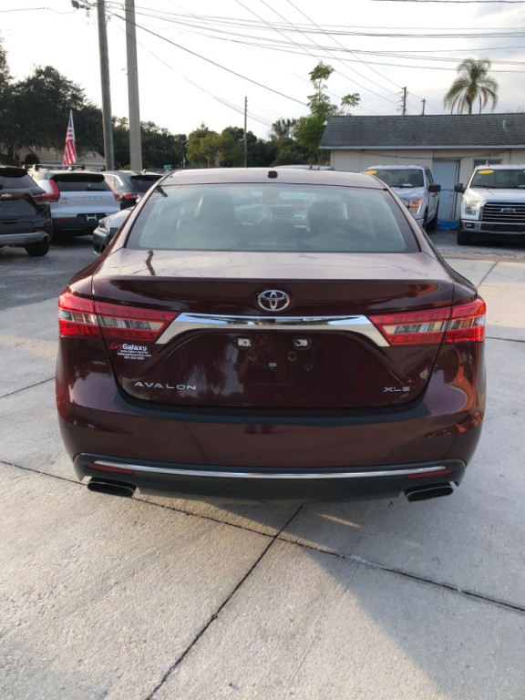 2017 Toyota Avalon Image 3