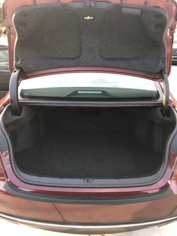 2017 Toyota Avalon Image 8