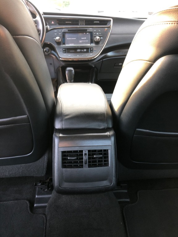 2017 Toyota Avalon Image 12