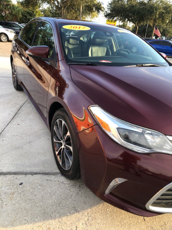 2017 Toyota Avalon Image 18