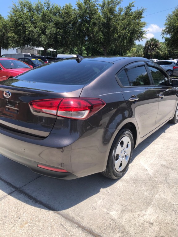 2018 Kia Forte Image 5