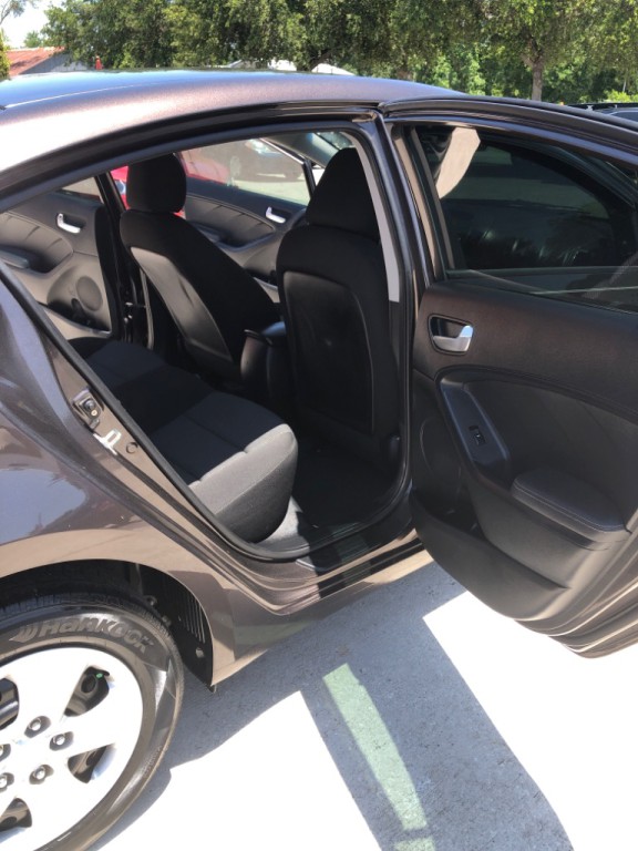 2018 Kia Forte Image 11