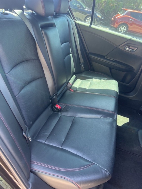 2017 Honda Accord Image 2