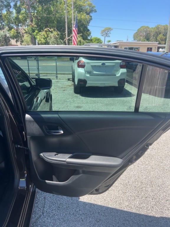 2017 Honda Accord Image 5