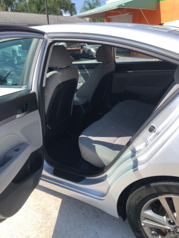 2018 Hyundai Elantra Image 7