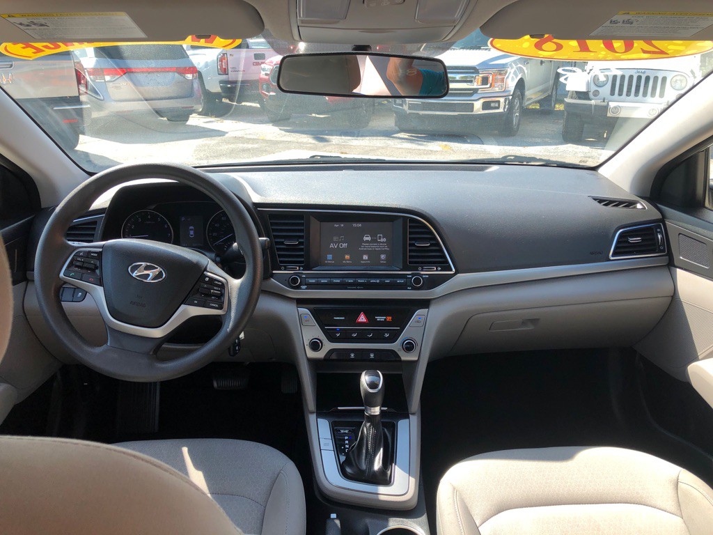 2018 Hyundai Elantra Image 11