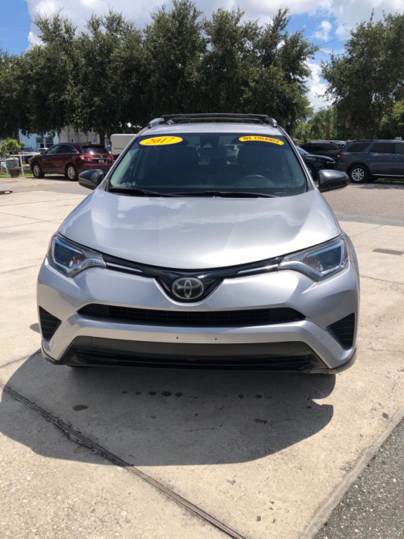 2017 Toyota Rav4 Image 2