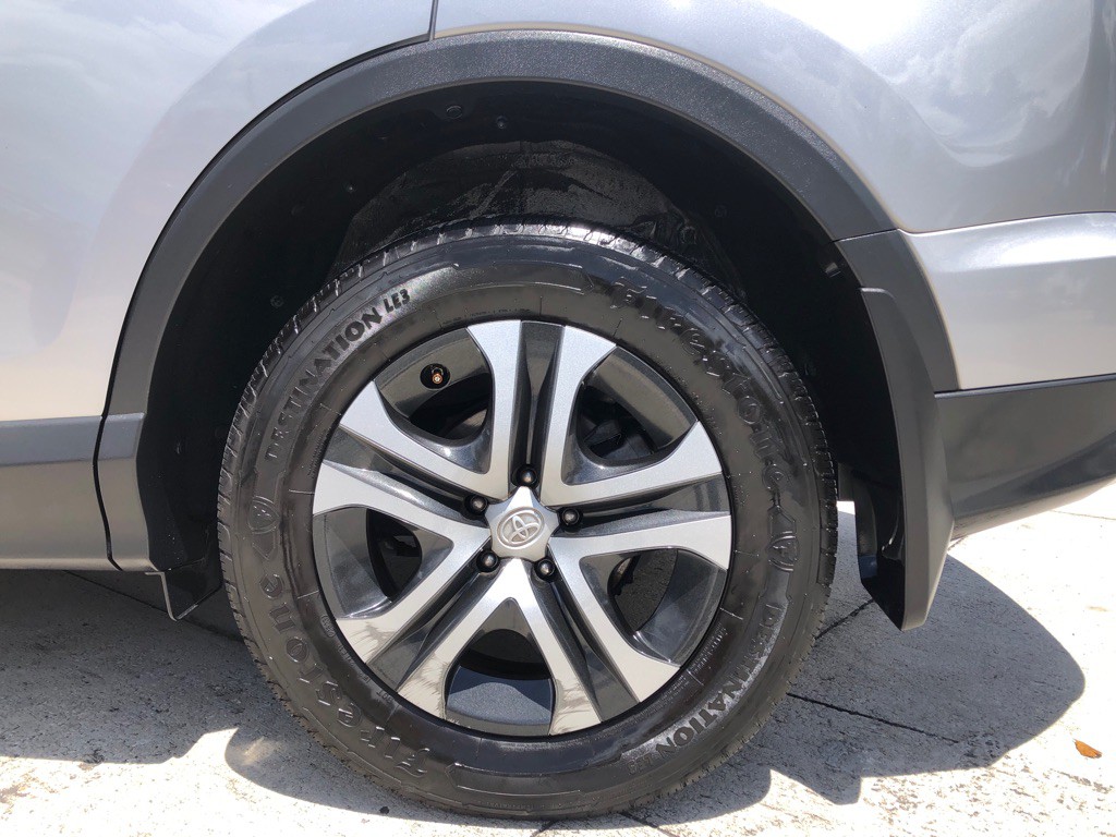 2017 Toyota Rav4 Image 5