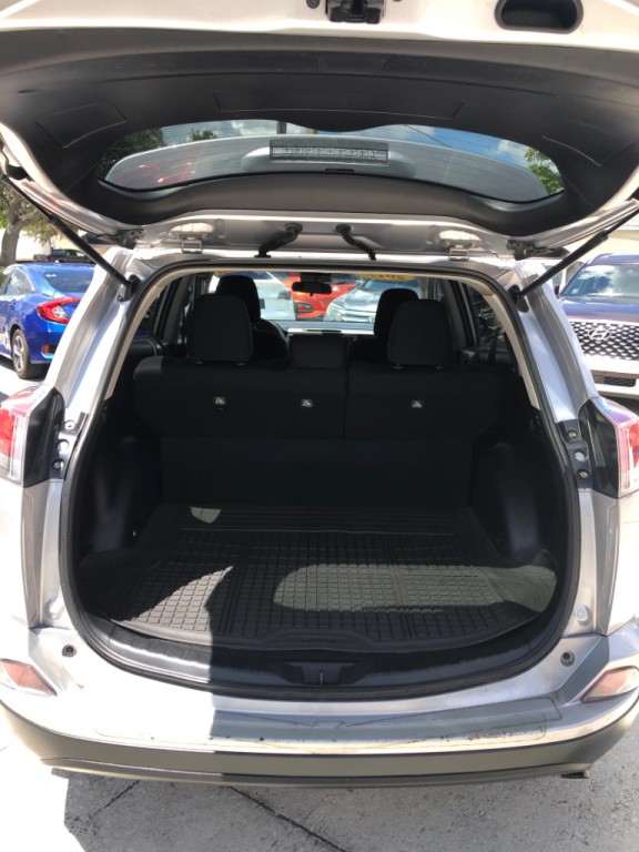 2017 Toyota Rav4 Image 13