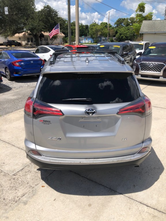 2017 Toyota Rav4 Image 18