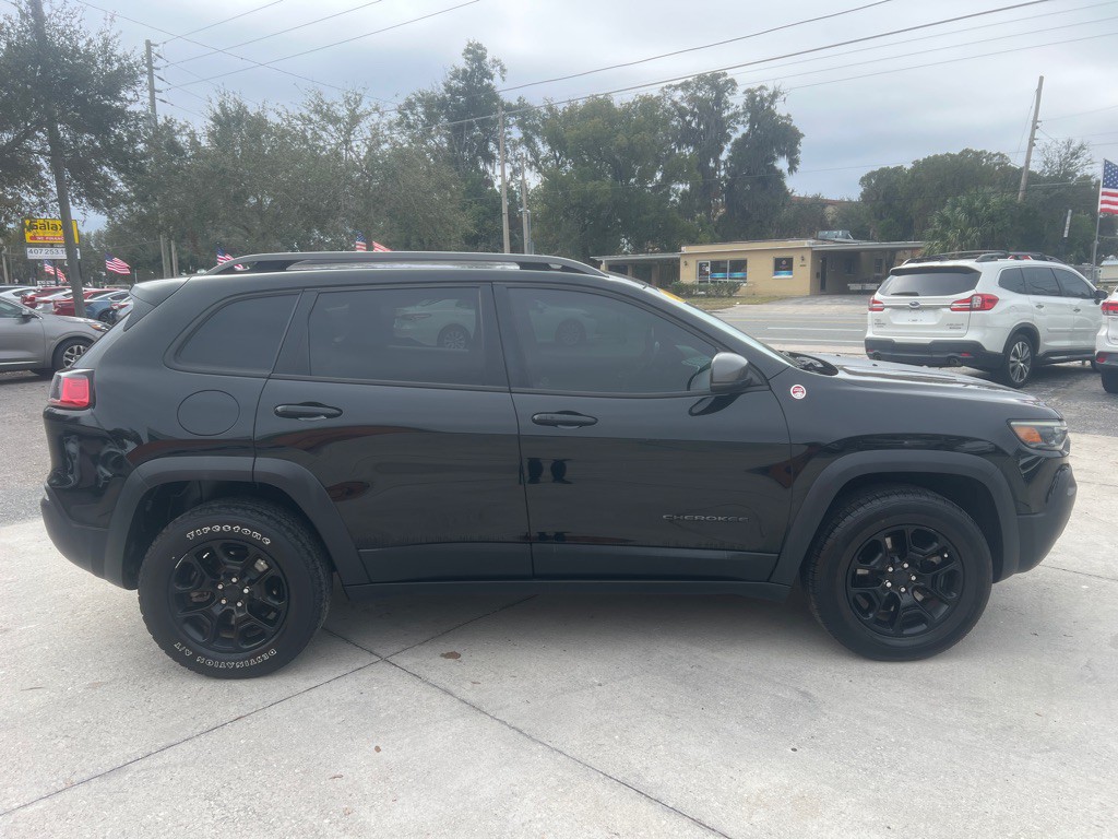 2019 Jeep Cherokee Image 5