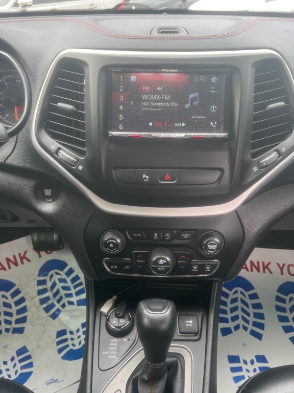 2019 Jeep Cherokee Image 12