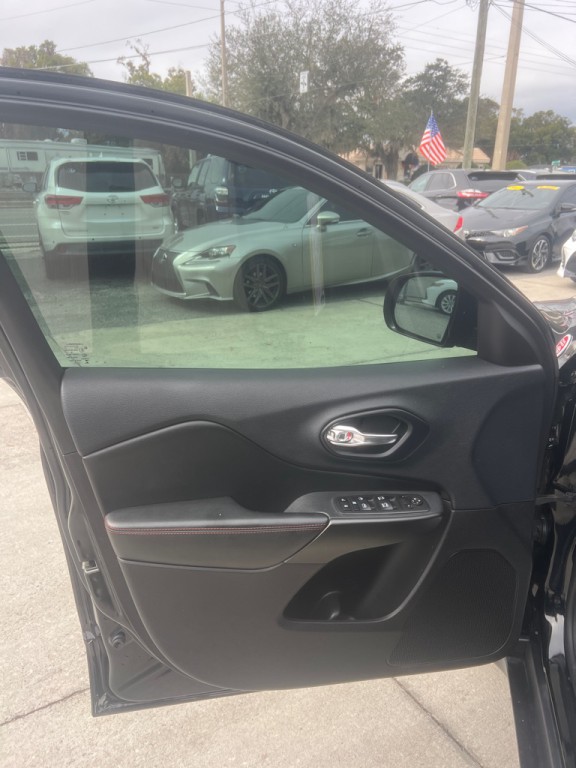 2019 Jeep Cherokee Image 22