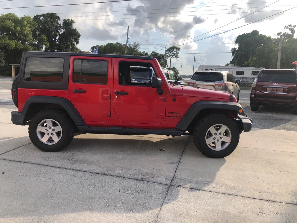 2017 Jeep Wrangler Unlimited Image 2