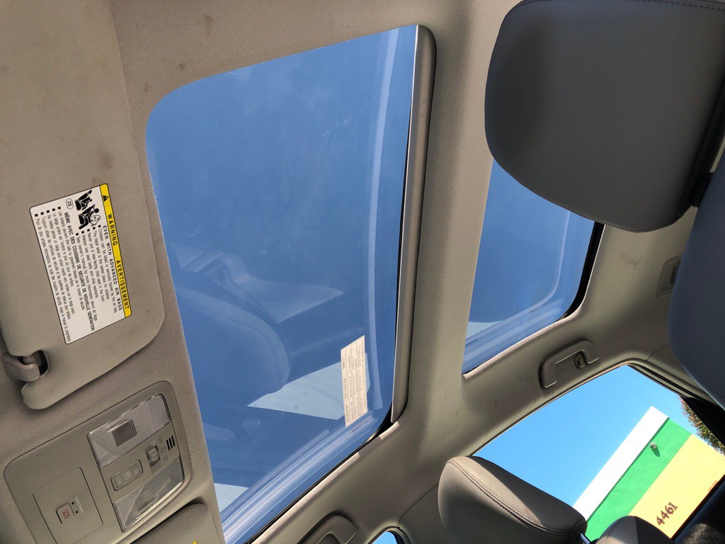 2015 Toyota Prius Image 12