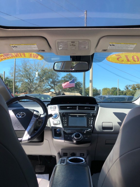 2015 Toyota Prius Image 13