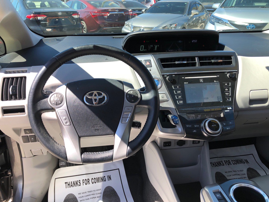 2015 Toyota Prius Image 14