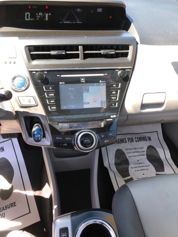2015 Toyota Prius Image 15