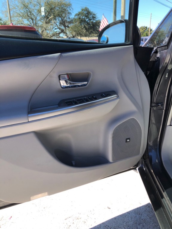 2015 Toyota Prius Image 18