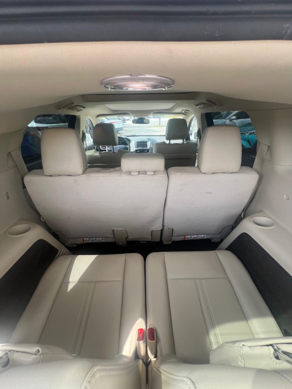 2017 Lincoln MKT Image 8