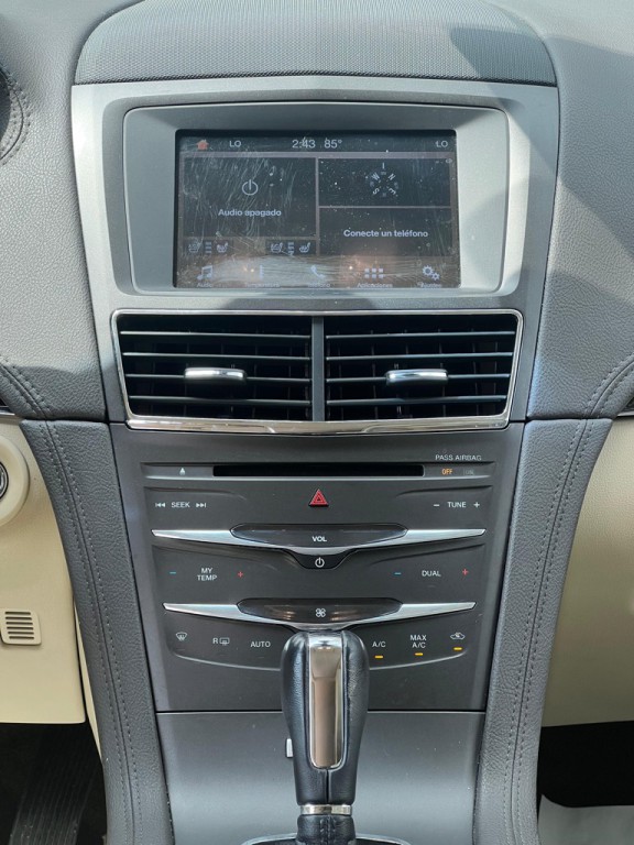 2017 Lincoln MKT Image 17