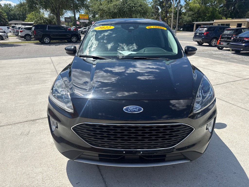 2022 Ford Escape Image 2