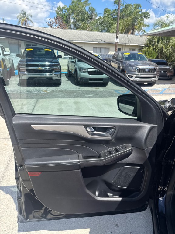 2022 Ford Escape Image 24