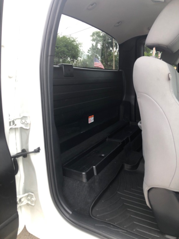 2019 Toyota Tacoma Image 9