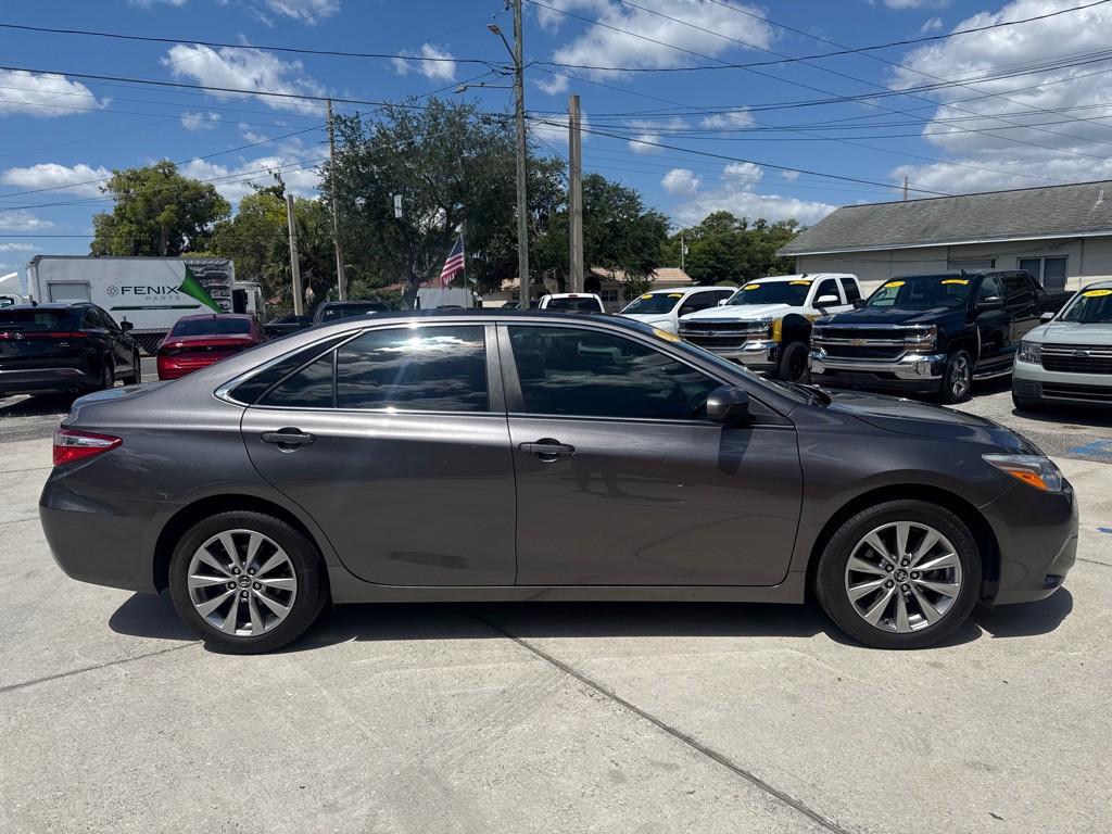 2016 Toyota Camry Image 5