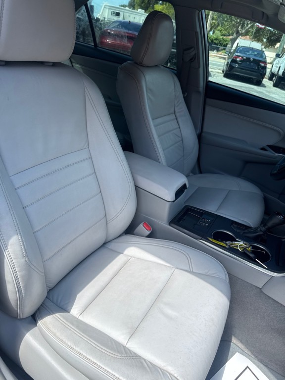 2016 Toyota Camry Image 7