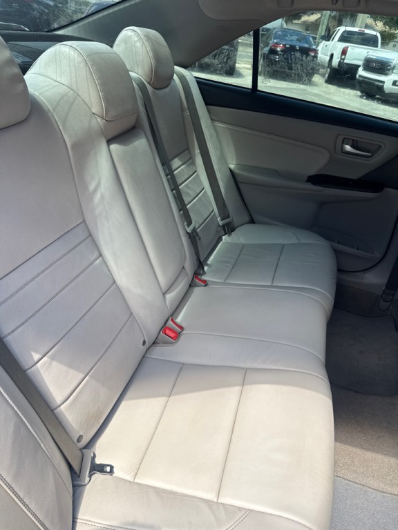 2016 Toyota Camry Image 10