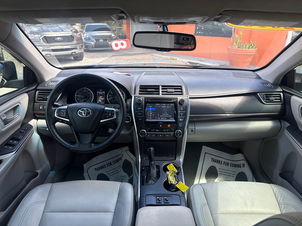 2016 Toyota Camry Image 11
