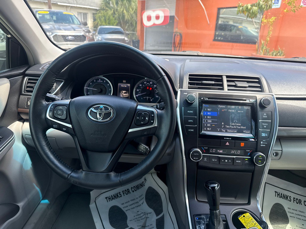 2016 Toyota Camry Image 12