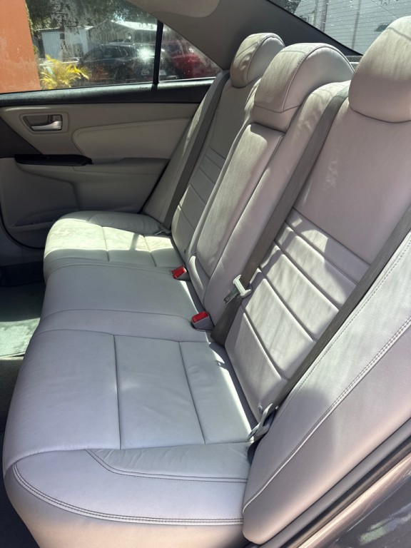 2016 Toyota Camry Image 20