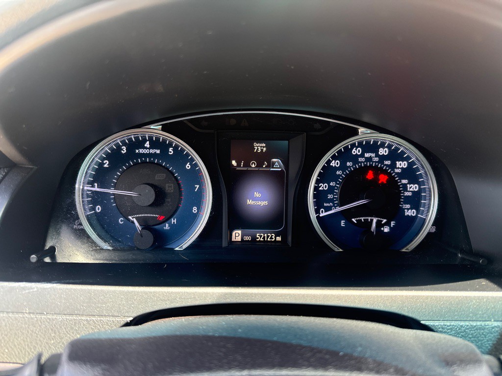 2016 Toyota Camry Image 23