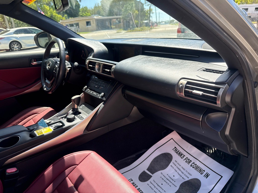 2015 Lexus IS Image 7