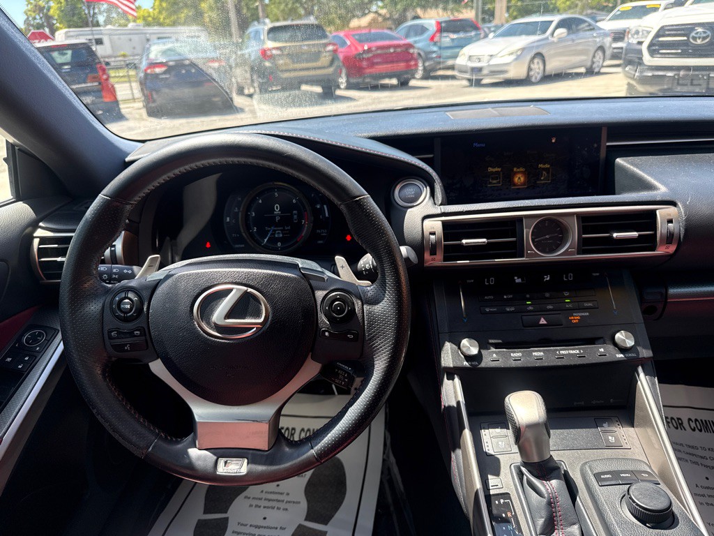 2015 Lexus IS Image 12