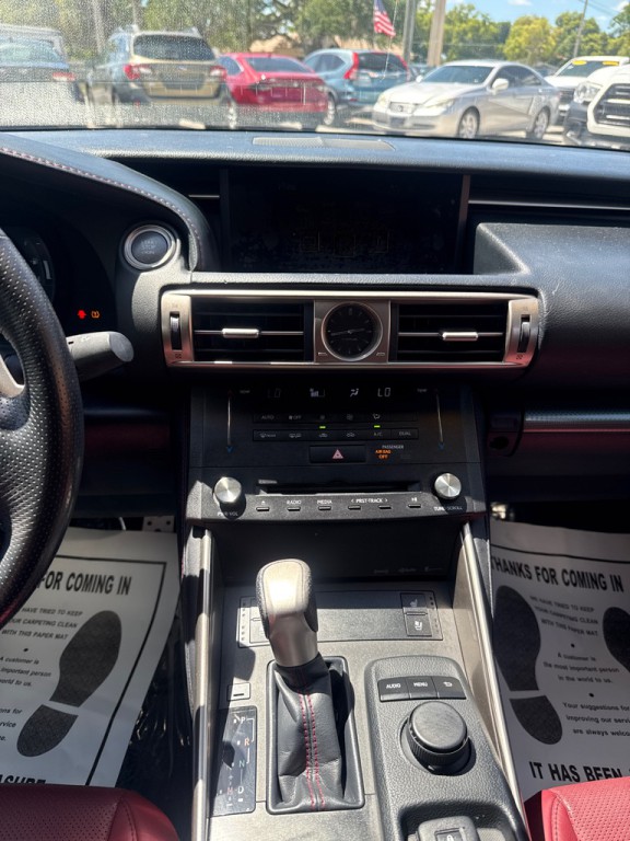 2015 Lexus IS Image 13