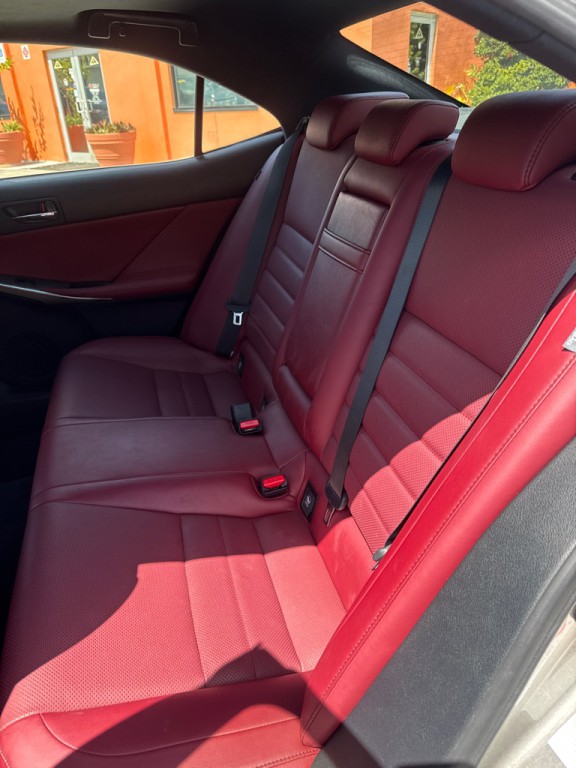 2015 Lexus IS Image 20