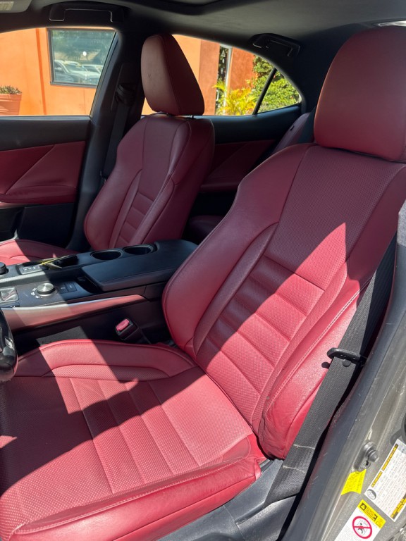 2015 Lexus IS Image 22