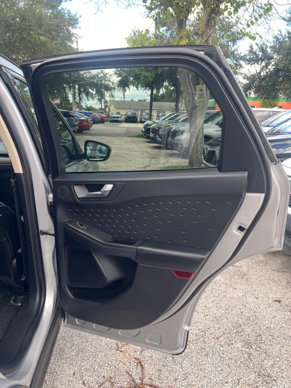 2020 Ford Escape Image 38