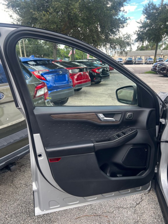 2020 Ford Escape Image 49