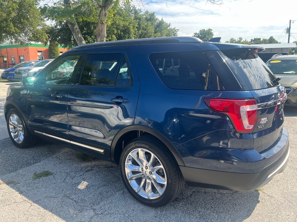 2017 Ford Explorer Image 6