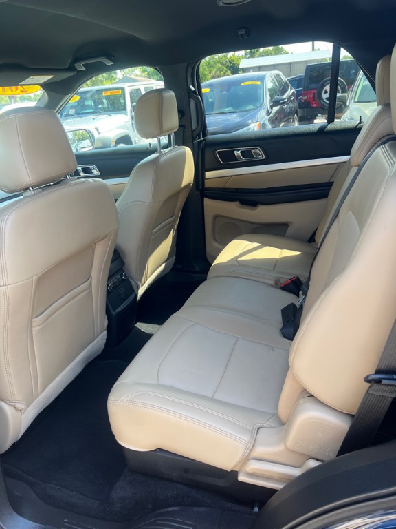 2017 Ford Explorer Image 18