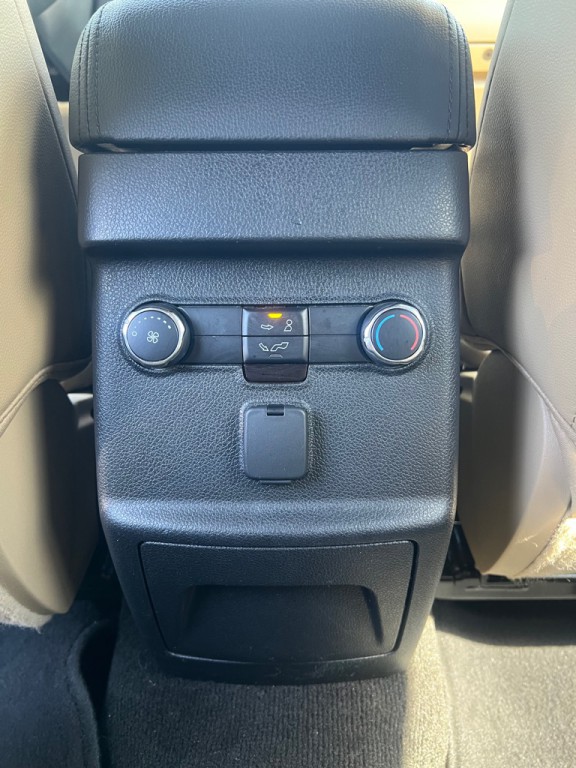 2017 Ford Explorer Image 19