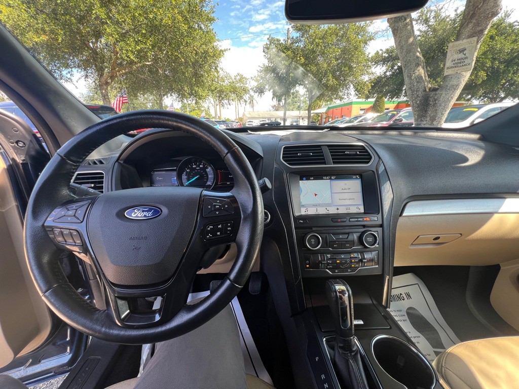 2017 Ford Explorer Image 26