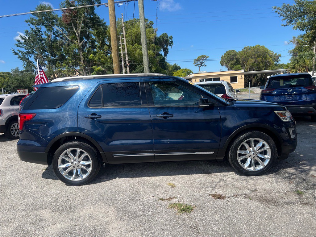 2017 Ford Explorer Image 30